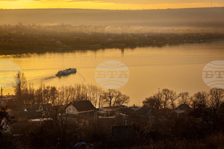 Moldova Declares Environmental Alert Over Oil Spill in the Dniester after Russian Strike on Ukrainian Hydropower Plant