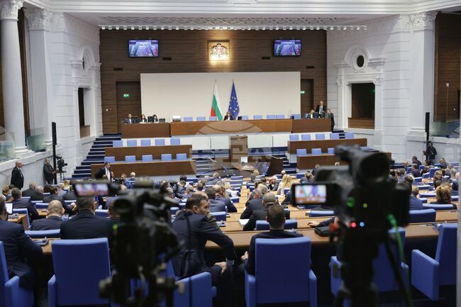 Гласуването на кандидатурата на Росен Желязков за премиер, както и структурата и състава на Министерския съвет, са първа точка в дневния ред на парламента 