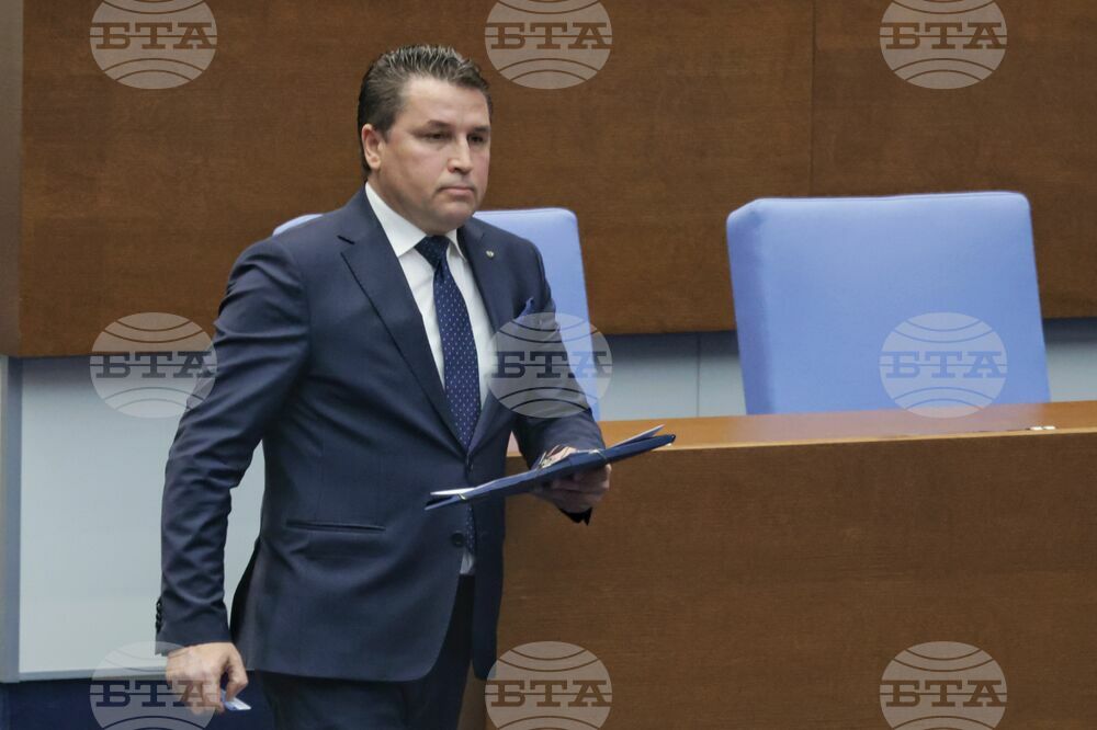 Парламентарната група на „Демокрация, права и свободи“ - ДПС ще подкрепи вота на недоверие, заяви Хюсни Адем