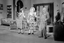 През 1955 г. е премиерата на комедията "Д-р" от Бранислав Нушич в народния театър "Иван Вазов"