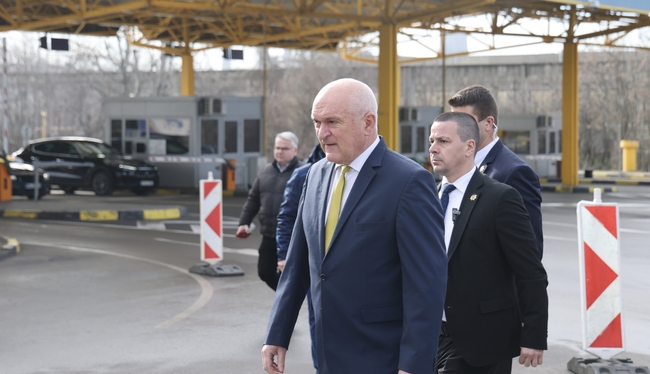 Премиерът Главчев: Предприемаме мерки за облекчаване на трафика при Русе, ремонтът на моста е неотложен