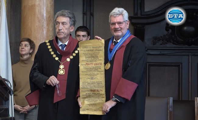 Проф. Роберт Шльогл беше удостоен с почетното звание „доктор хонорис кауза“ на Софийския университет „Св. Климент Охридски“