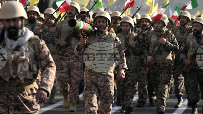 Израелската армия заяви, че е поразила пропускателни пунктове на паравоенните сили "Басидж" в Техеран