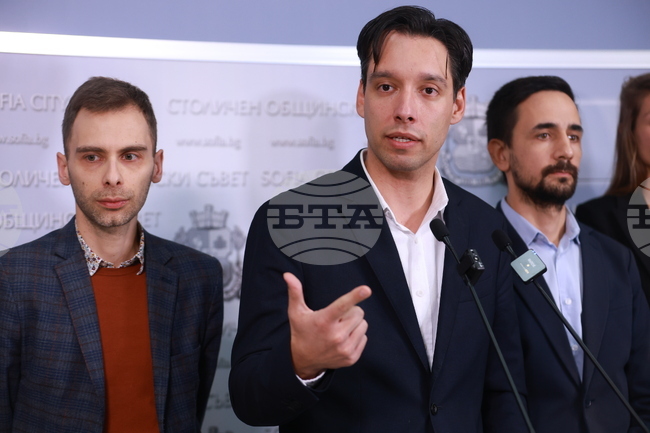 Цялата държавна бухалка се е активирала срещу тези от нас, които няма да се примирим с Борисово-Пеевския модел, заяви Борис Бонев