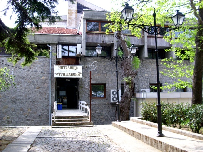 Прожекции, звукозаписно студио и музей на киното планира новият ръководител на читалището в Созопол - актьорът Тодор Георгиев 