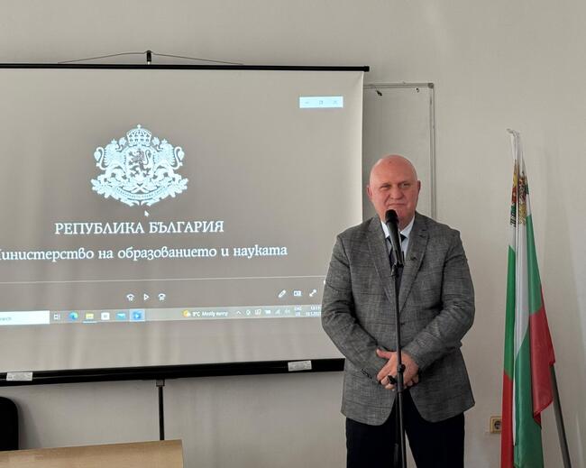 МОН: Министър Цоков в дискусия с над 90 ученици в Пловдив срещу наркотиците