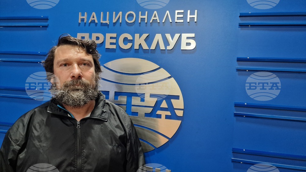 "Малка книга за малките пророци" е първата ми строго богословска книга, каза шуменският свещеник и писател Николай Петков