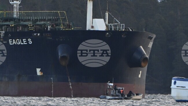 Производството на петрол в Персийския залив се свива заради войната, съобщава Блумбърг