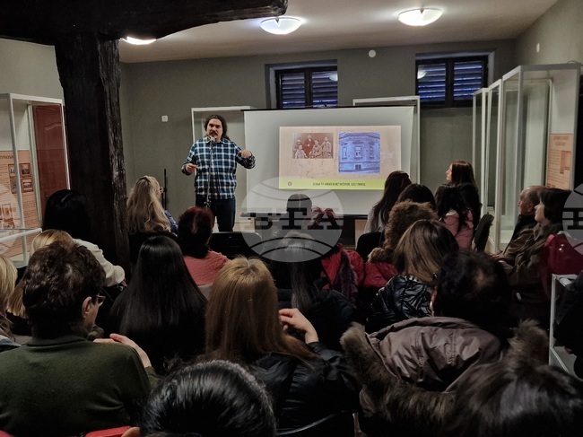 Книгата „Кварталът на писателите“ на Виктор Топалов бе представена в Свищов