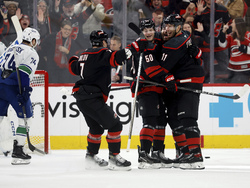 Canucks Hurricanes Hockey