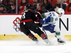 Canucks Hurricanes Hockey