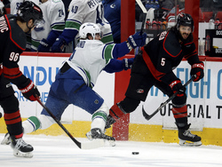 Canucks Hurricanes Hockey