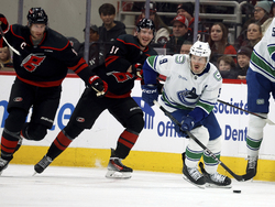 Canucks Hurricanes Hockey
