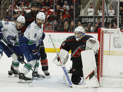 Canucks Hurricanes Hockey