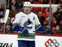 Canucks Hurricanes Hockey