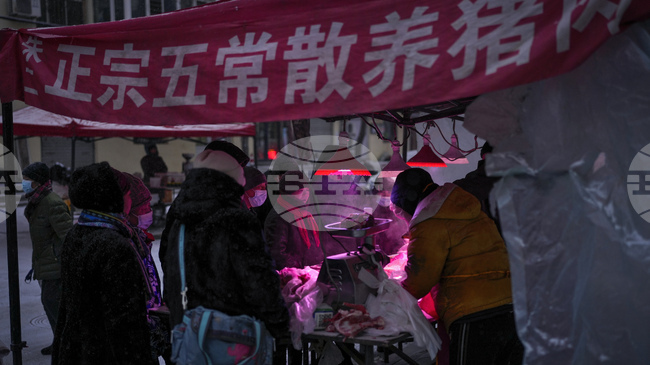 Пекин премахна високите вносни мита за свинско месо от ЕС