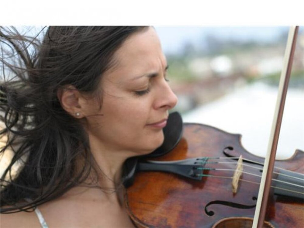 Цигуларката д-р Благомира Липари, Лос Анджелис: Ние живеем в Стивънсън Ранч, има много добра организация и информация