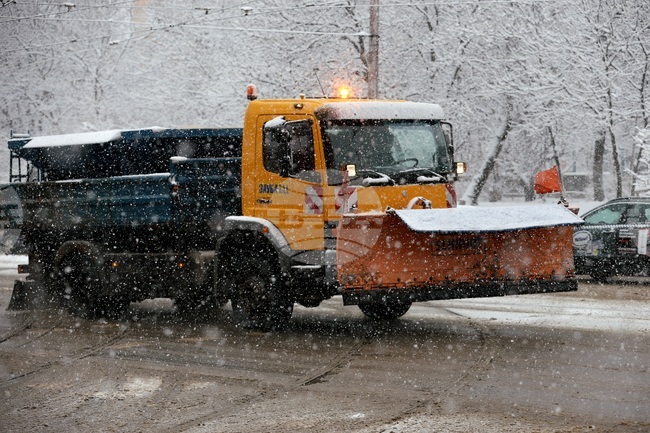 Не се допускат автомобили към Витоша заради обилния снеговалеж, съобщиха от Столичната община