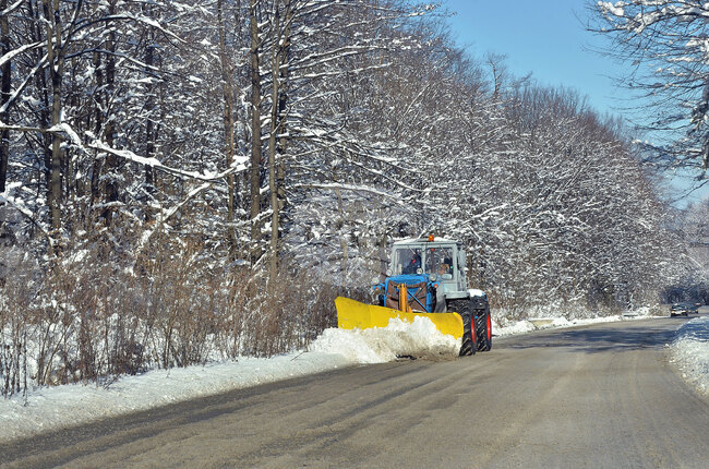 Движението през прохода Петрохан в Стара планина и нормално, премахнато е падналото снощи дърво