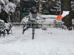 Столица - зимна обстановка - снегопочистване