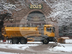 Столица - зимна обстановка - снегопочистване