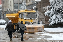 Столица - зимна обстановка - снегопочистване
