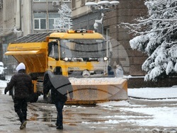 Столица - зимна обстановка - снегопочистване