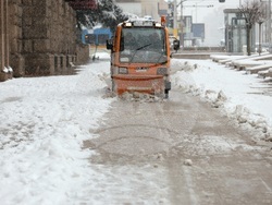 Столица - зимна обстановка - снегопочистване