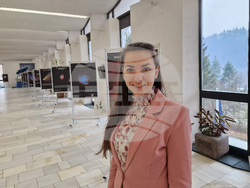 Смолян  - изложба - "Цветовете на вселената"