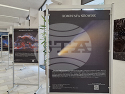 Смолян  - изложба - "Цветовете на вселената"