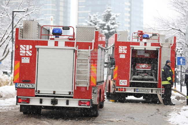 Общо 52 пожара са потушени през изминалото денонощие, един човек е загинал 