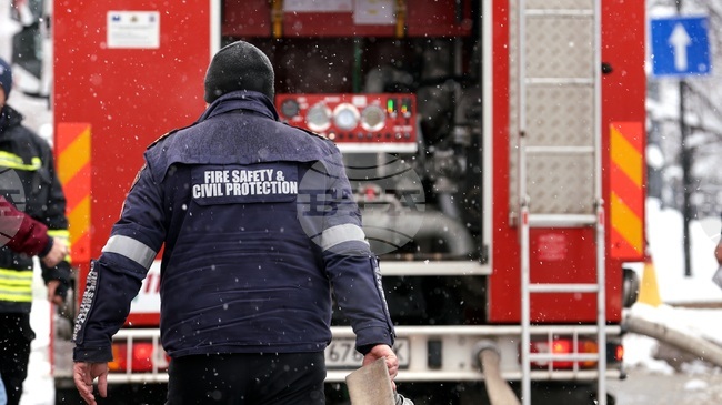 Жена е загинала при пожар в София, огнеборците в страната са реагирали на над 300 сигнала за произшествия през изминалото денонощие