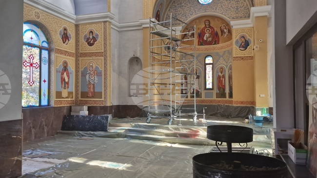 В навечерието на Великден обявиха нова дарителска кампания за довършването на изографисването на новата църква в Разград