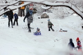 Столица - зима - забавление