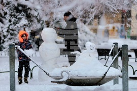 Столица - зима - забавление