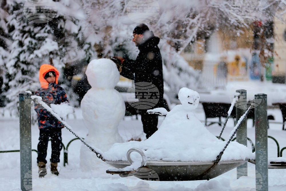 Столица - зима - забавление