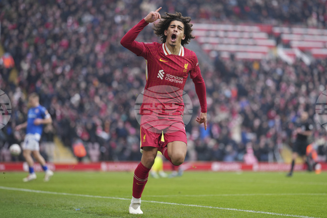 Ливърпул подписа дългосрочен договор с Джейдън Данс и го изпрати под наем в Чемпиъншип