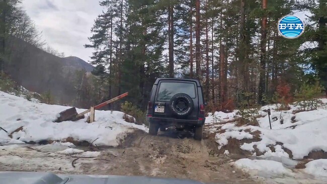 Родопчани тръгнаха по офроуд трасета на кафе в Паранести през отворената граница