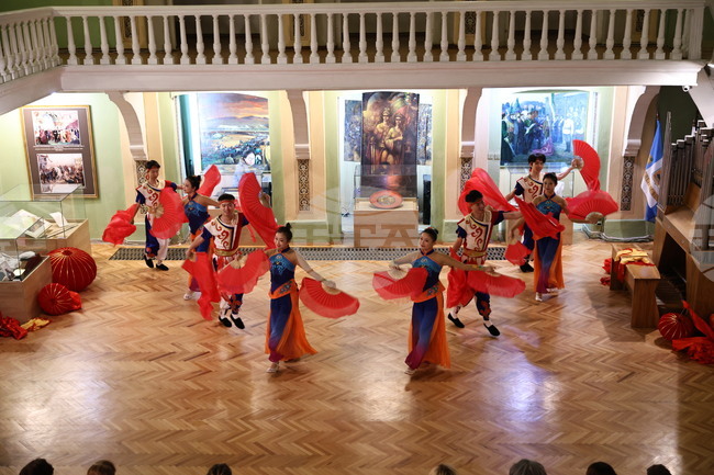 Пловдив - китайска народна музика 