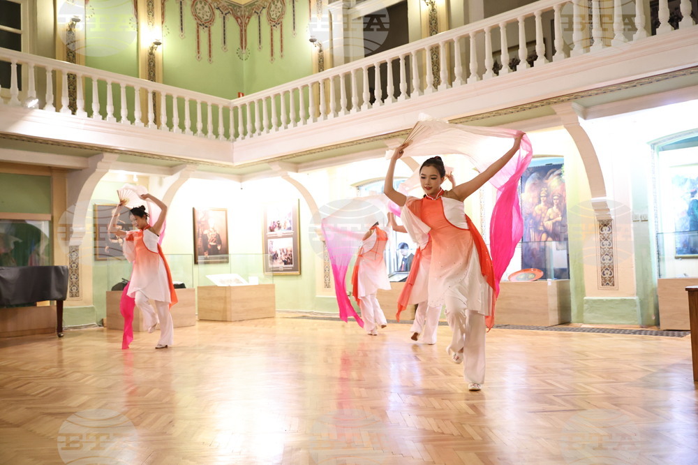 Пловдив -  китайска народна музика