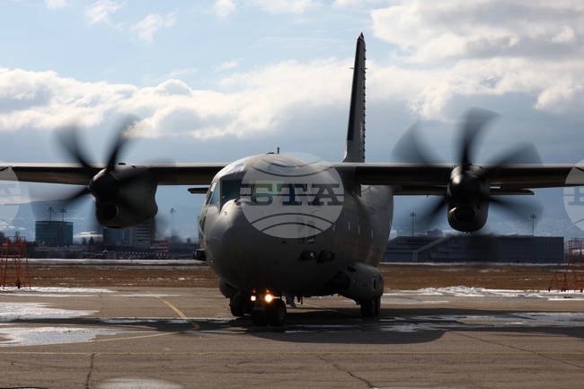 Излетяха двата самолета „Спартан“ с помощ за Турция