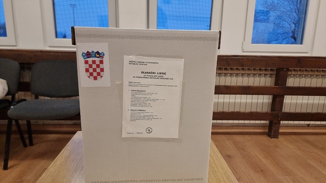 Избирателните секции в Хърватия отвориха врати за втория тур на президентските избори