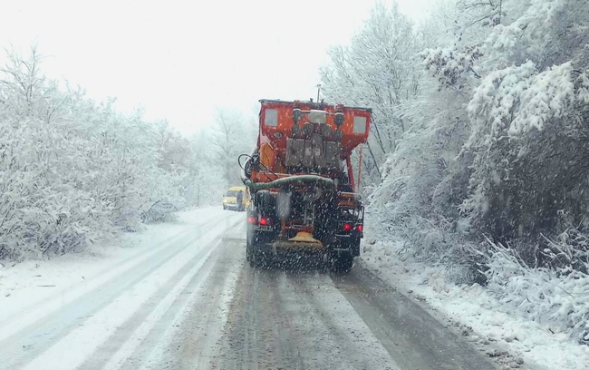 Сняг вали в цялата област Бургас, няма затворени пътища 