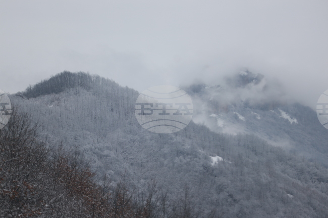 Студеният фронт в Словения донесе и сняг