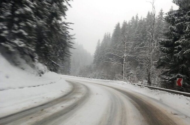 АПИ: 540 снегорина почистват републиканските пътища