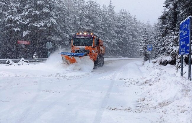 Road Infrastructure Agency: 508 Snowplows Ensure Safe Travel in Winter Conditions