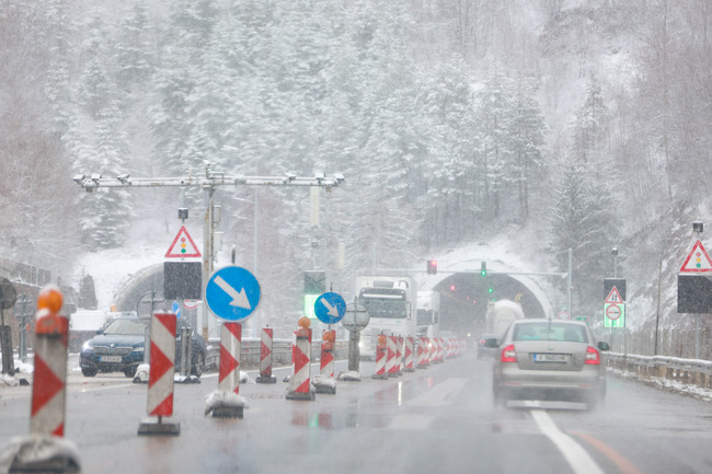 Пътищата във високите части на община Сандански са проходими при зимни условия