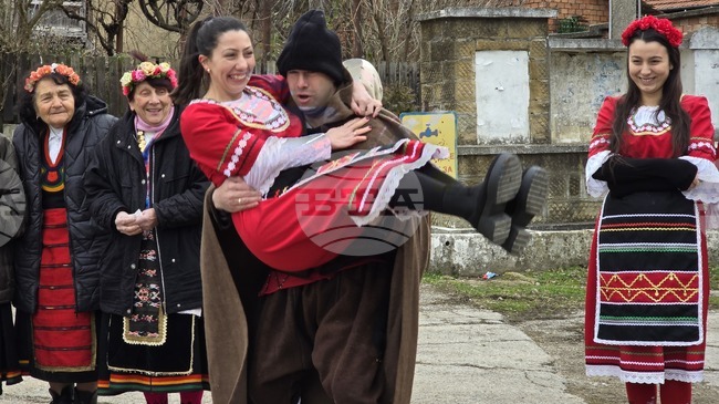 Самодейци ще пресъздадат традиционния обичай Дойлада в ловешкото село Радювене