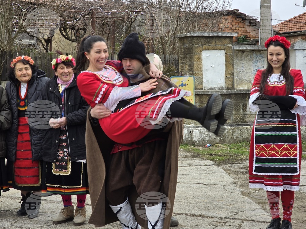 Самодейци ще пресъздадат днес традиционния обичай Дойлада в ловешкото село Радювене