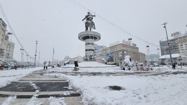 Северна Македония - Скопие - обилен снеговалеж